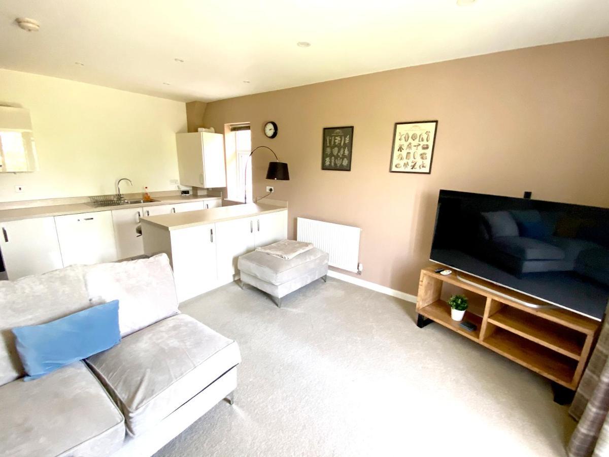 Crowd Luxury * Doncaster