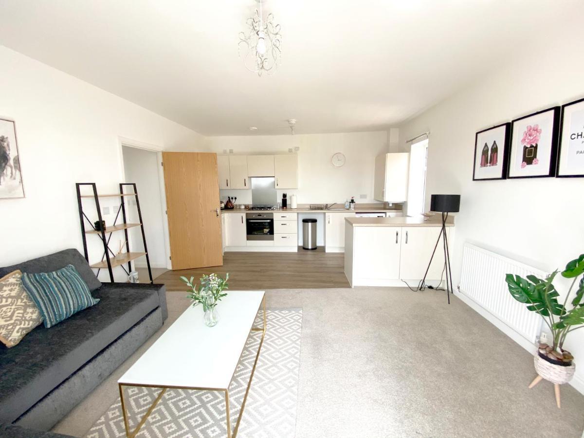 Crowd Luxury Apartment Doncaster