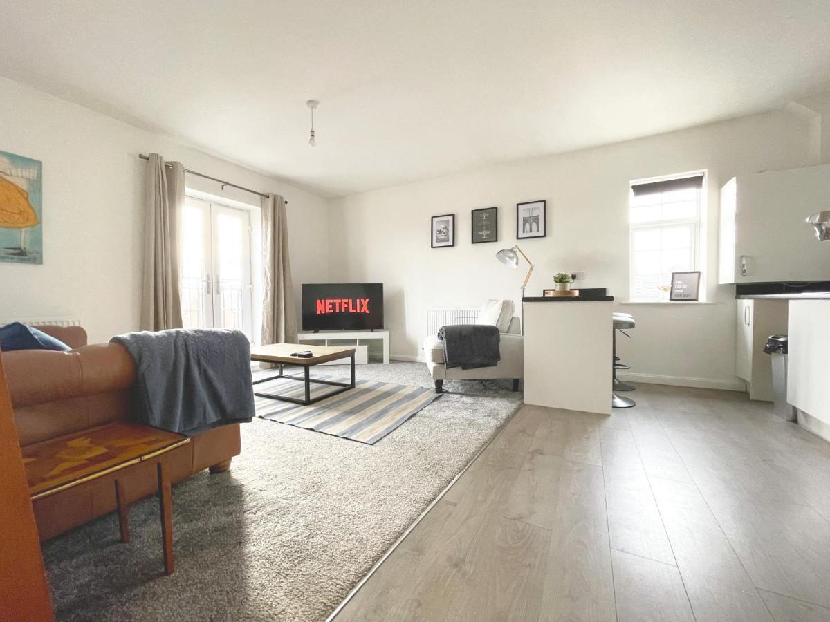 Crowd Luxury Apartment Doncaster