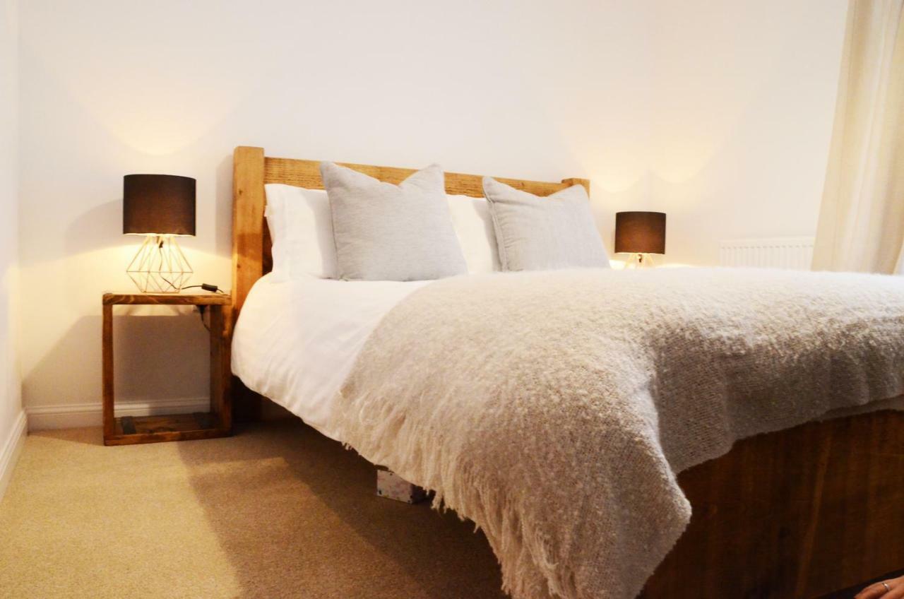 Crowd Luxury Apartment