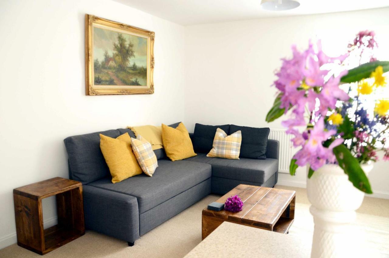 Crowd Luxury Apartment Doncaster