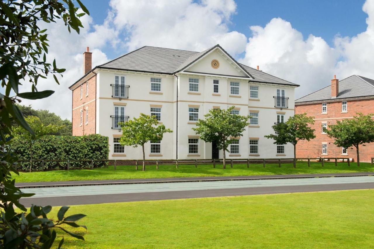 Crowd Luxury Apartment Doncaster